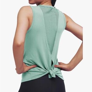 Workout Tanks M Set of 4